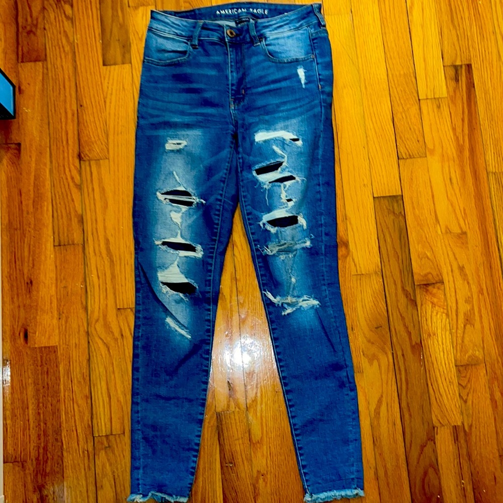 American Eagle High Rise Distressed Jegging